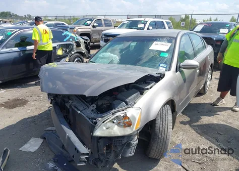 2004 Nissan Altima 2.5 S from USA, damaged, VIN 1N4AL11D44C174165